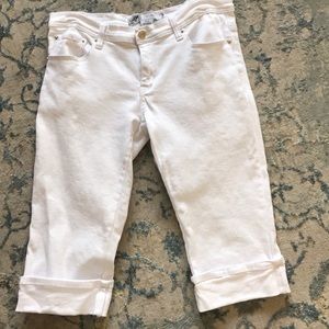 White capris jeans